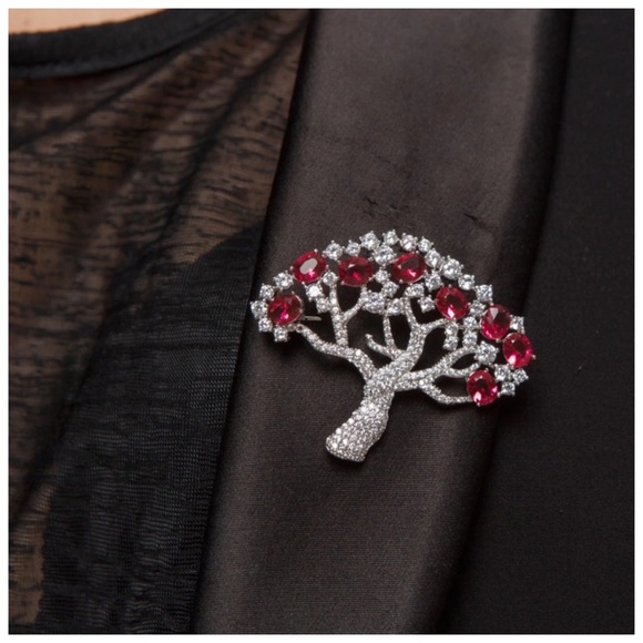 🎁 Swarovski Crystals The Tralia Blue & Red Tree Brooch - Picture 6 of 7